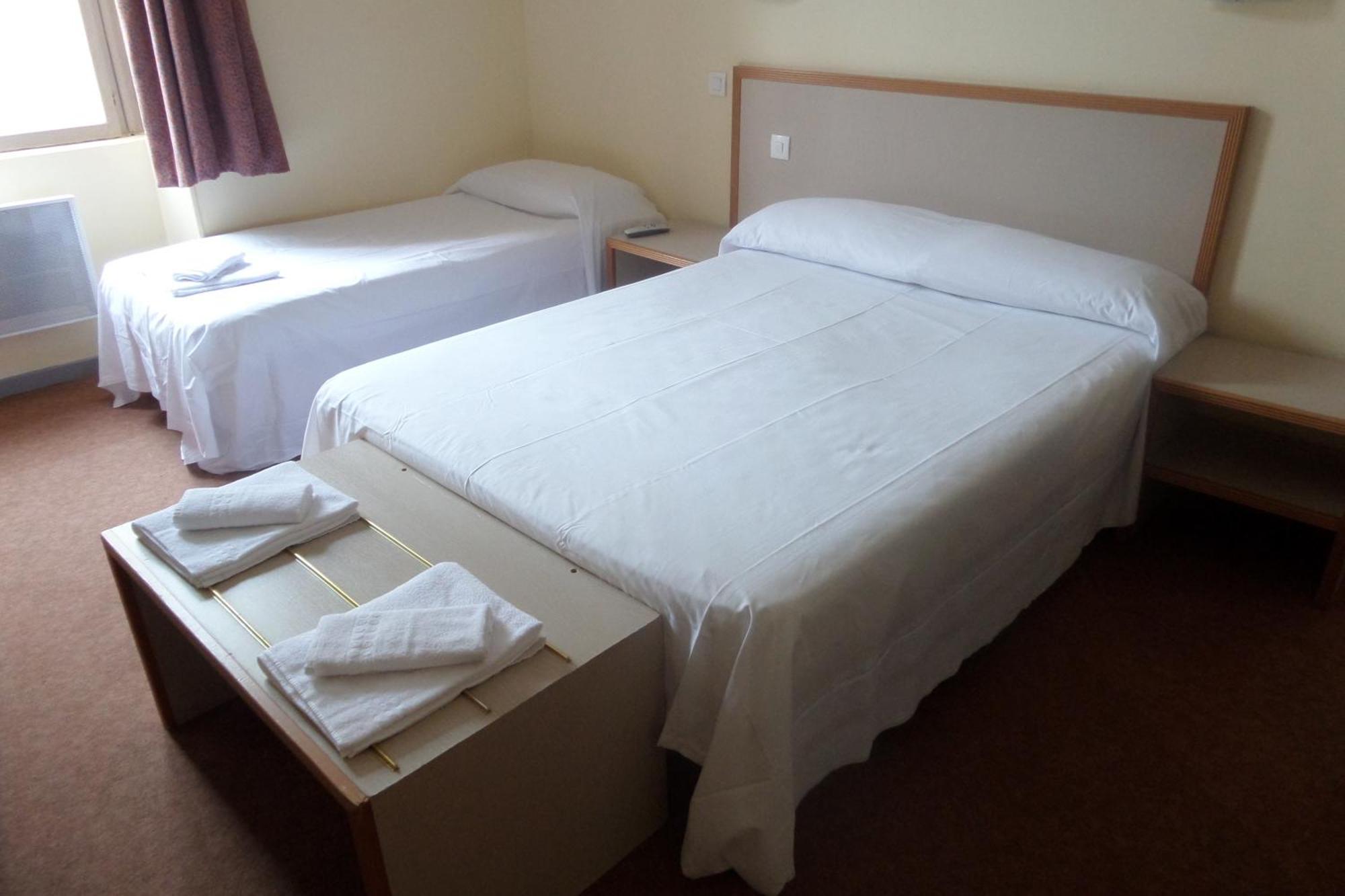 Hotel De La Gare Romans-sur-Isère Zewnętrze zdjęcie