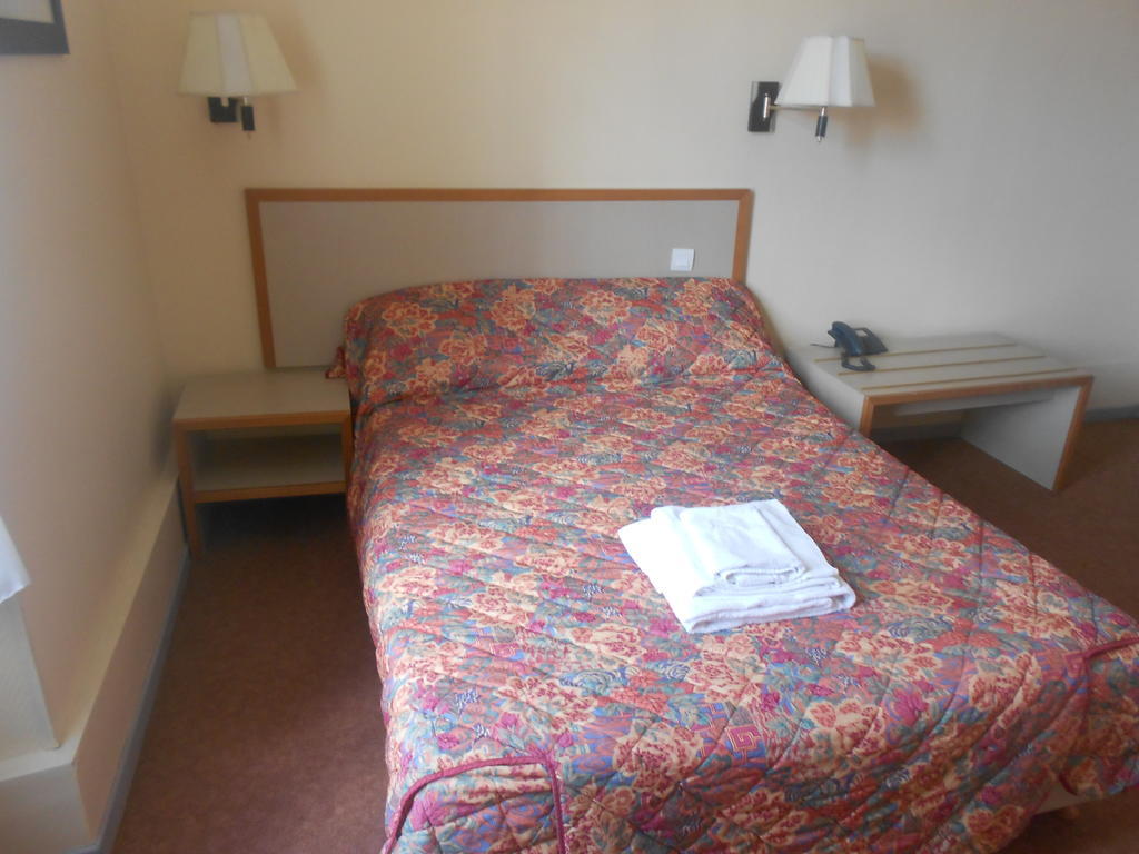 Hotel De La Gare Romans-sur-Isère Pokój zdjęcie